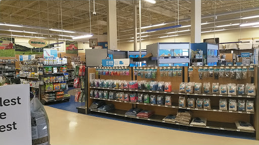 Pet Supply Store «Petco Animal Supplies», reviews and photos, 160 S Mannheim Rd #100, Hillside, IL 60162, USA