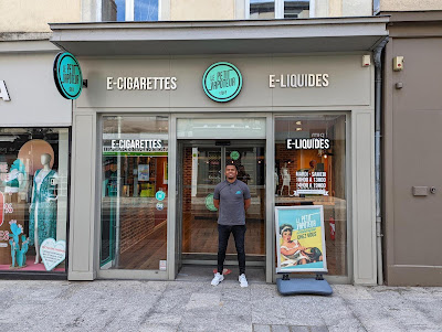 Le Petit Vapoteur Laval e-cigarettes e-liquides à Laval
