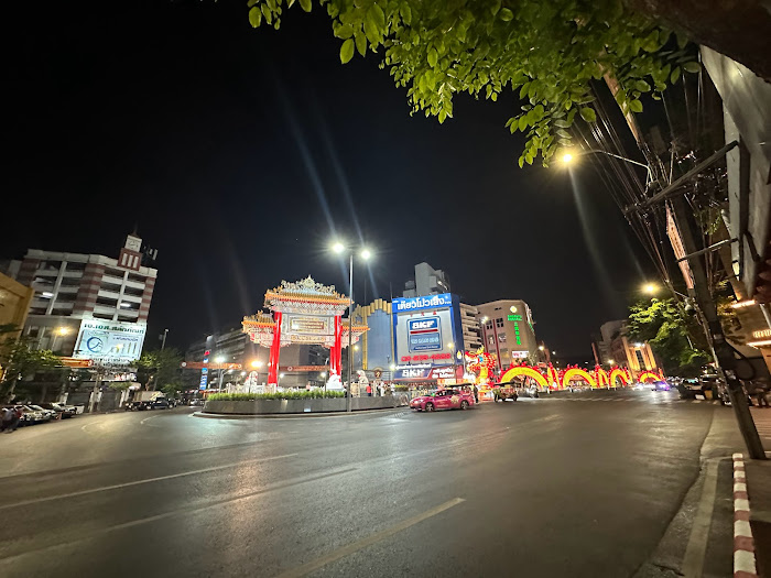 Tourist attraction near The Chilli Bangkok Hotel
