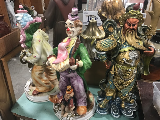 Auction House «RPN Sales & Auction House», reviews and photos, 4451 N Milwaukee Ave, Chicago, IL 60630, USA