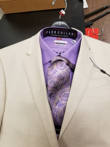 Clothing Store «K&G Fashion Superstore», reviews and photos, 511 W Eleven Mile Rd, Royal Oak, MI 48067, USA