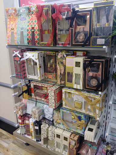 Department Store «HomeGoods», reviews and photos, 11100 W Burleigh St #140, Wauwatosa, WI 53222, USA