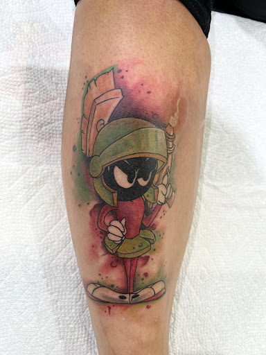 Explore fine line hand tattoo ideas, creative tattoo ideas in Cincinnati, available at Inkflow Tattoo Studio