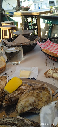 Plats et boissons du Bar-restaurant à huîtres Fleur des Ondes (bateau) à Pornic - n°7