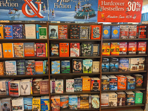 Book Store «Barnes & Noble Booksellers», reviews and photos, 1739 Olentangy River Rd, Columbus, OH 43212, USA