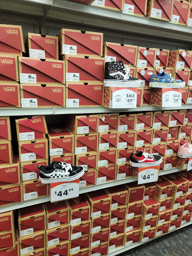 Shoe Store «Shoe Carnival», reviews and photos, 511 S Plano Rd, Richardson, TX 75081, USA