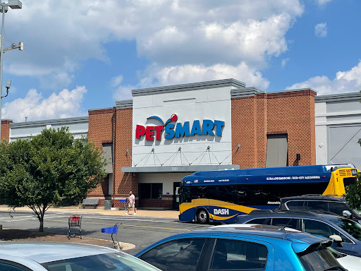 Pet Supply Store «PetSmart», reviews and photos, 3351 Jefferson Davis Hwy, Alexandria, VA 22305, USA
