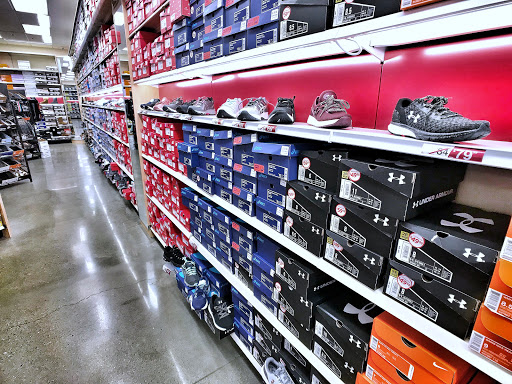Shoe Store «Famous Footwear», reviews and photos, 2300 Daniels St, Manteca, CA 95337, USA