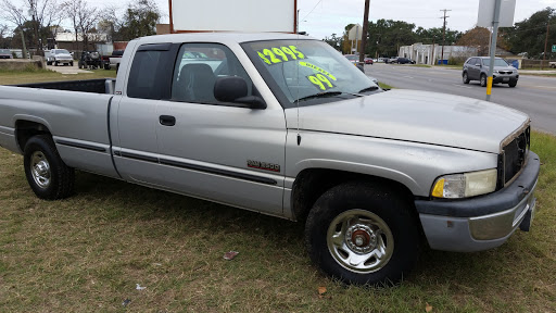 Used Car Dealer «Pleasanton Truck Company», reviews and photos, 805 2nd St, Pleasanton, TX 78064, USA