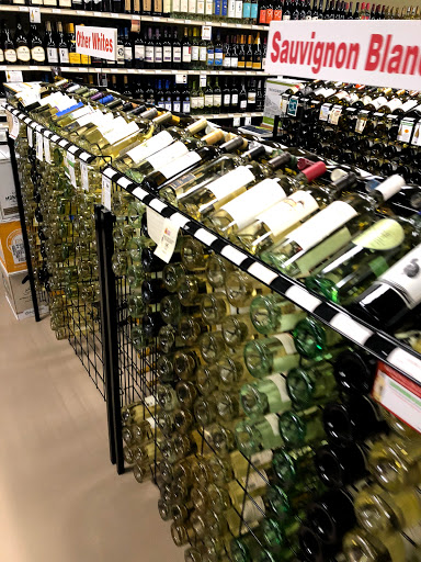 Liquor Store «Branford Wine and Liquor», reviews and photos, 1043 W Main St, Branford, CT 06405, USA