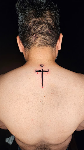 Explore traditional knee tattoo ideas, creative tattoo ideas in Jackson Heights, available at Ink private tattoo