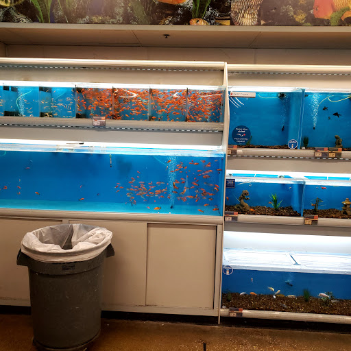 Pet Supply Store «PetSmart», reviews and photos, 2861 Veterans Memorial Pkwy, St Charles, MO 63303, USA