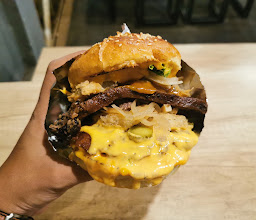 Woodfireindo burger photo
