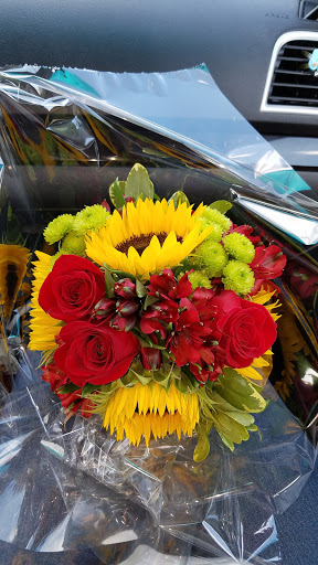 Florist «Forever Yours Flowers & Gifts», reviews and photos, 10 Welcher Ave, Peekskill, NY 10566, USA