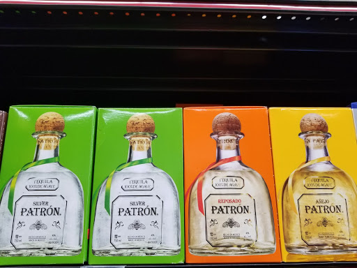 Liquor Store «Gold Crown Liquors Store», reviews and photos, 3425 N Clark St, Chicago, IL 60657, USA