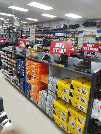 Sporting Goods Store «Big 5 Sporting Goods - Pinole», reviews and photos, 1572 Fitzgerald Dr, Pinole, CA 94564, USA