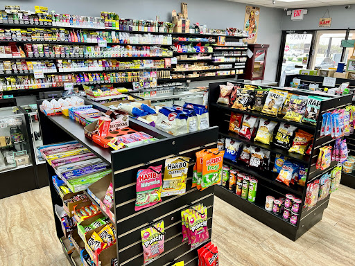 Tobacco Shop «Smoke Hut Smoke Shop», reviews and photos, 11902 Blue Ridge Boulevard g, Grandview, MO 64030, USA