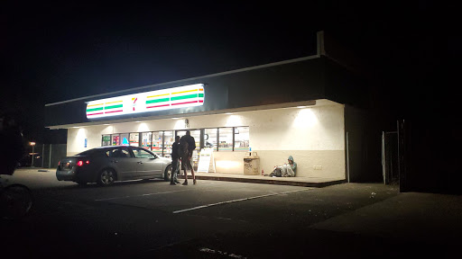 Convenience Store «Circle K», reviews and photos, 296 E 13th Ave, Eugene, OR 97401, USA