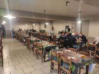 Atmosphère du Le N13 café/gril/restaurant/routier à Chaignes - n°9