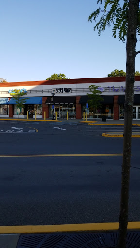 Shopping Mall «Ridgeway Shopping Center», reviews and photos, 2233 Summer St, Stamford, CT 06905, USA