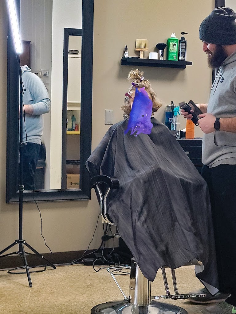 Famous Cuts Kokomo, IN 46902 Services and Reviews