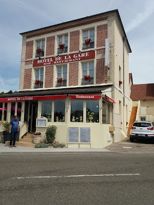 HOTEL DE LA GARE à Magny-en-Vexin