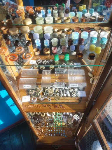 Tattoo Shop «milk and honey tattoo parlour», reviews and photos, 819 Castleton Ave, Staten Island, NY 10310, USA