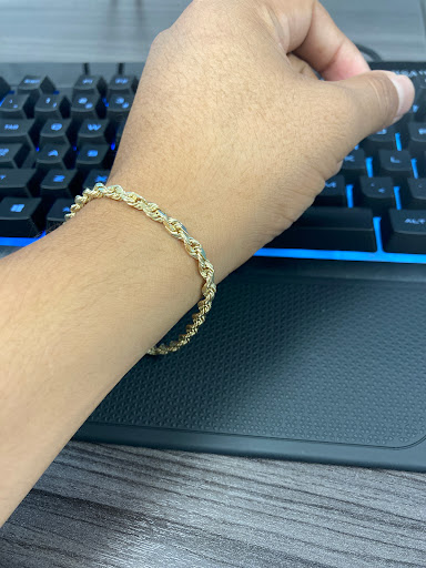 Jewelry Store «Gold King Jewelers», reviews and photos, 272 Towne Center Cir, Sanford, FL 32771, USA