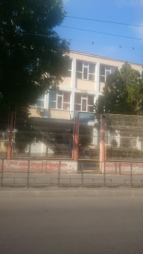 Opinii despre Școala Gimnazială Petrache Poenaru în București - Școală
