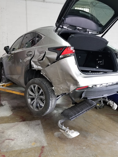 Auto Body Shop «Jaruco Auto Paint & Body», reviews and photos, 564 W 28th St, Hialeah, FL 33010, USA