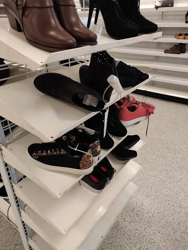 Clothing Store «Ross Dress for Less», reviews and photos, 1416 Towne Square Blvd NW, Roanoke, VA 24012, USA