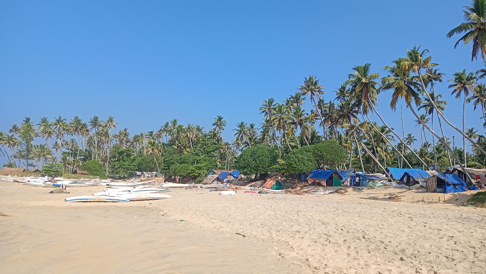 Foto van Chillakkal Beach met ruim strand