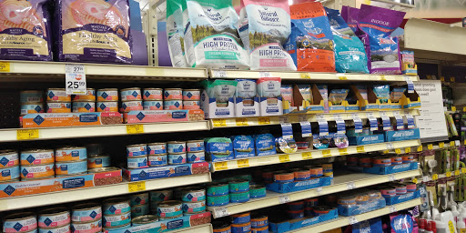 Pet Supply Store «PetSmart», reviews and photos, 1671 E Market St, Harrisonburg, VA 22801, USA