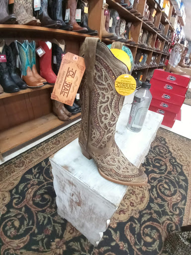 Gil's Boots & Western Wear