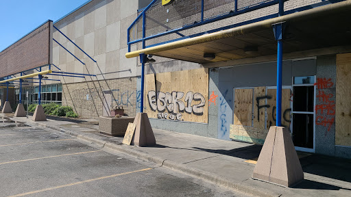 Shopping Mall «Hi-Lake Shopping Center», reviews and photos, 2218 E Lake St, Minneapolis, MN 55407, USA