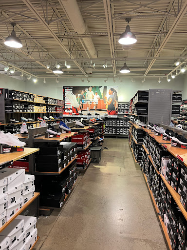 Sporting Goods Store «Nike Factory Store», reviews and photos, 1 Outlet Blvd #600, Wrentham, MA 02093, USA