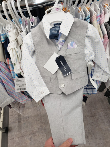 Clothing Store «Burlington Coat Factory», reviews and photos, 4849 Golf Rd, Skokie, IL 60077, USA