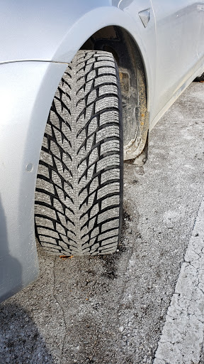 Tire Shop «Discount Tire Store - Apple Valley, MN», reviews and photos, 15102 Foliage Ave, Apple Valley, MN 55124, USA