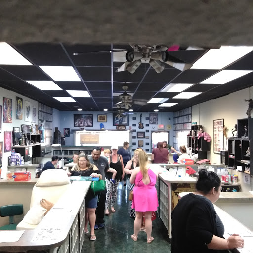 Tattoo Shop «Cool Cat Tattoos», reviews and photos, 3579 Powerline Rd, Oakland Park, FL 33309, USA
