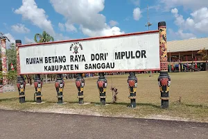 Rumah Betang Raya Dori' Mpulor image