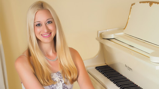 Finamore Voice and Piano Lessons - Huntington Beach