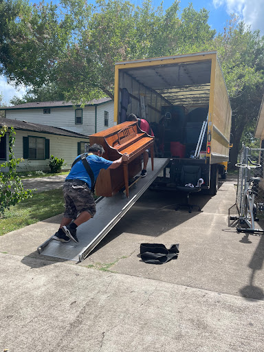 Moving Company «Lui Lui Moving, LLC», reviews and photos, 355 W Elizabeth St, Brownsville, TX 78520, USA