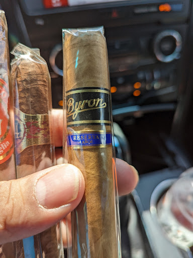 Tobacco Shop «Two Guys Smoke Shop», reviews and photos, 304 S Broadway, Salem, NH 03079, USA