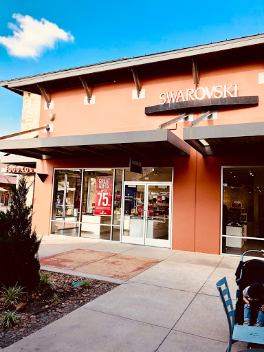 Swarovski Round Rock Premium Outlets