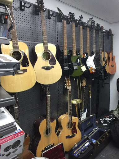 Pawn Shop «Classic Pawn & Jewelry», reviews and photos, 2720 W Broward Blvd, Fort Lauderdale, FL 33312, USA