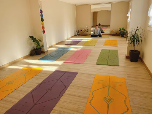 Respira Yoga Shala en Roquetes, Tarragona