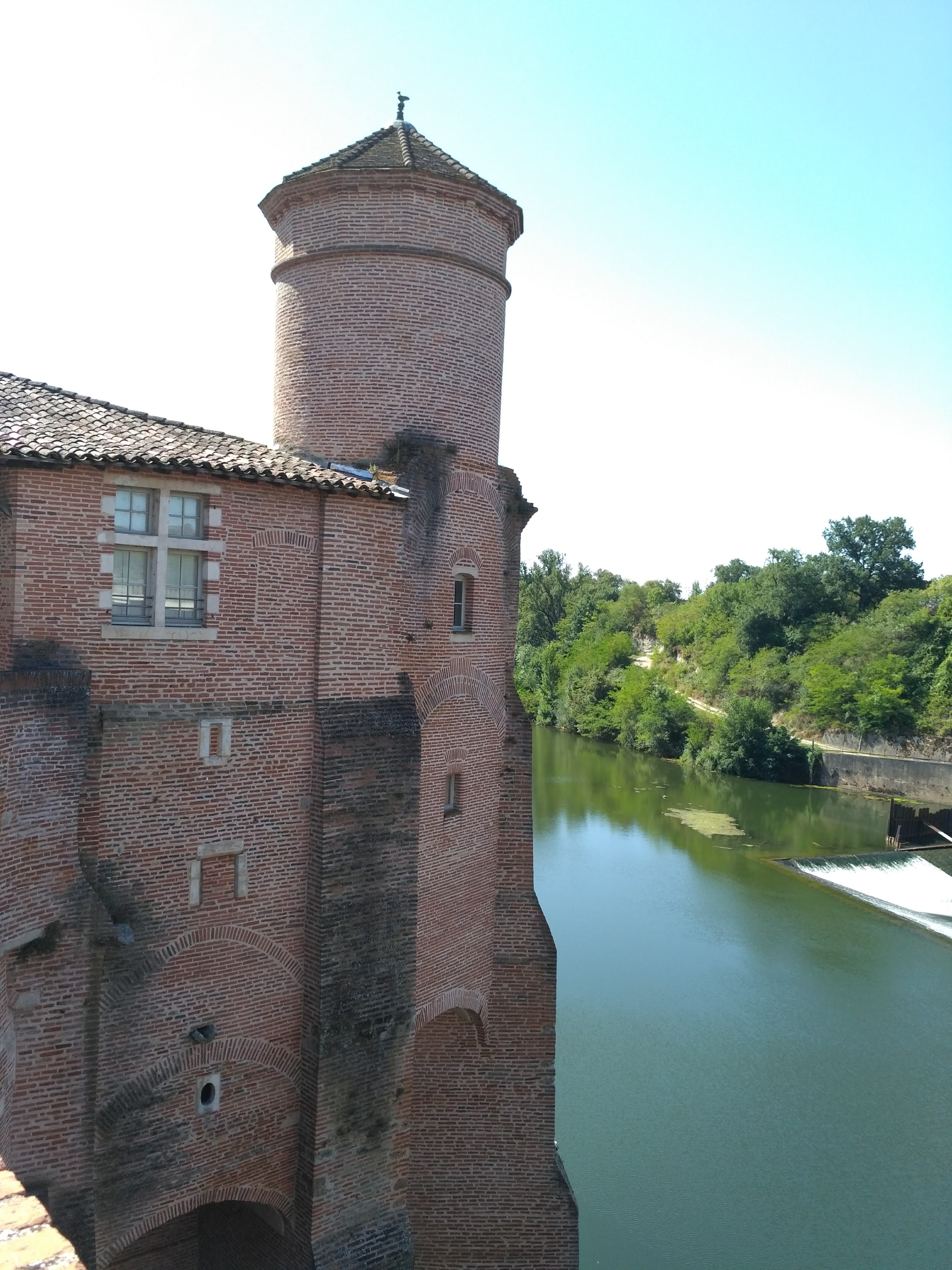 Photo n° 4 de l'avis de Anteayer.n fait le 14/08/2017 à 22:17