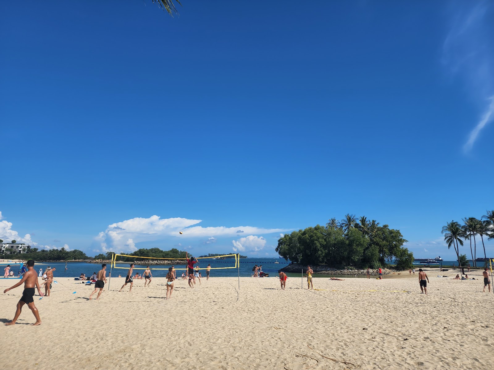 Foto van Tanjong Beach met turquoise puur water oppervlakte