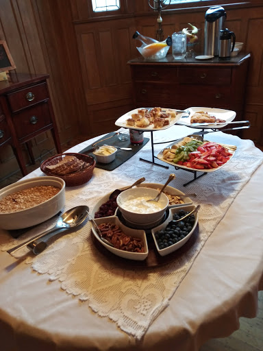 Bed & Breakfast «Showers Inn Bed & Breakfast», reviews and photos, 430 N Washington St, Bloomington, IN 47404, USA