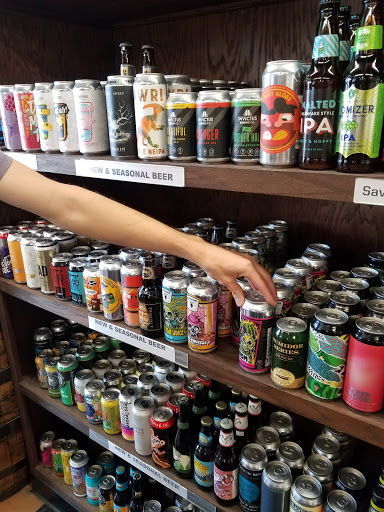 Liquor Store «Elevated Beer Wine & Spirits», reviews and photos, 4135 Hiawatha Ave, Minneapolis, MN 55406, USA